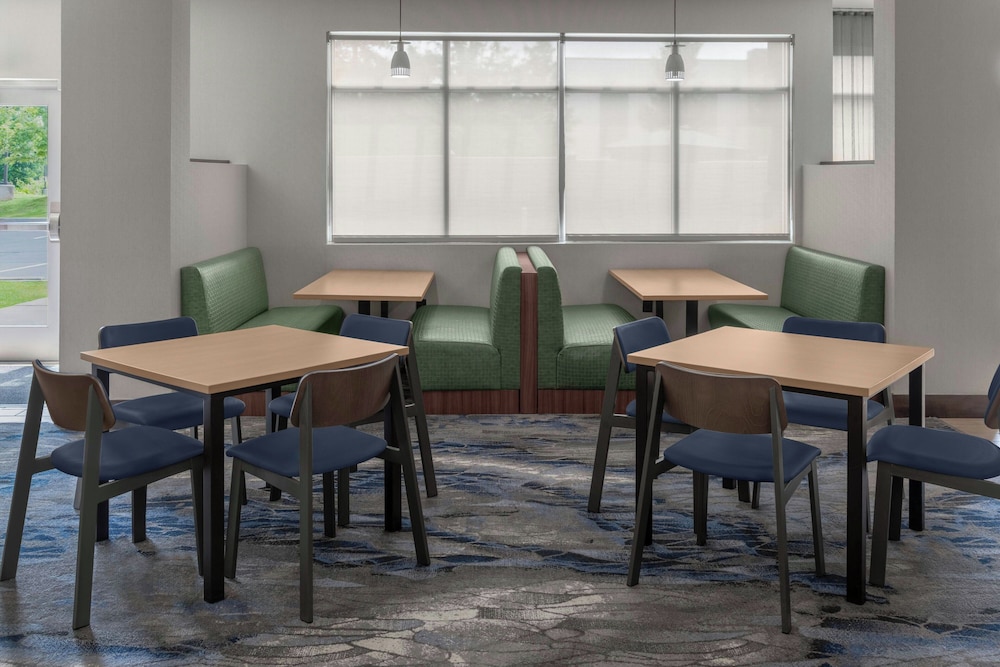 FAIRFIELD INN AND SUITES ATLANTA ACWORTH 37/50