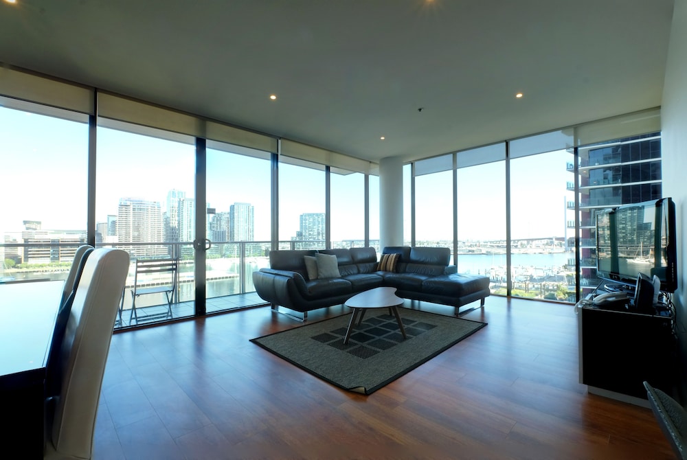 ACD Apartments 42/66