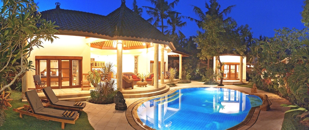 Emerald Villa 26/50