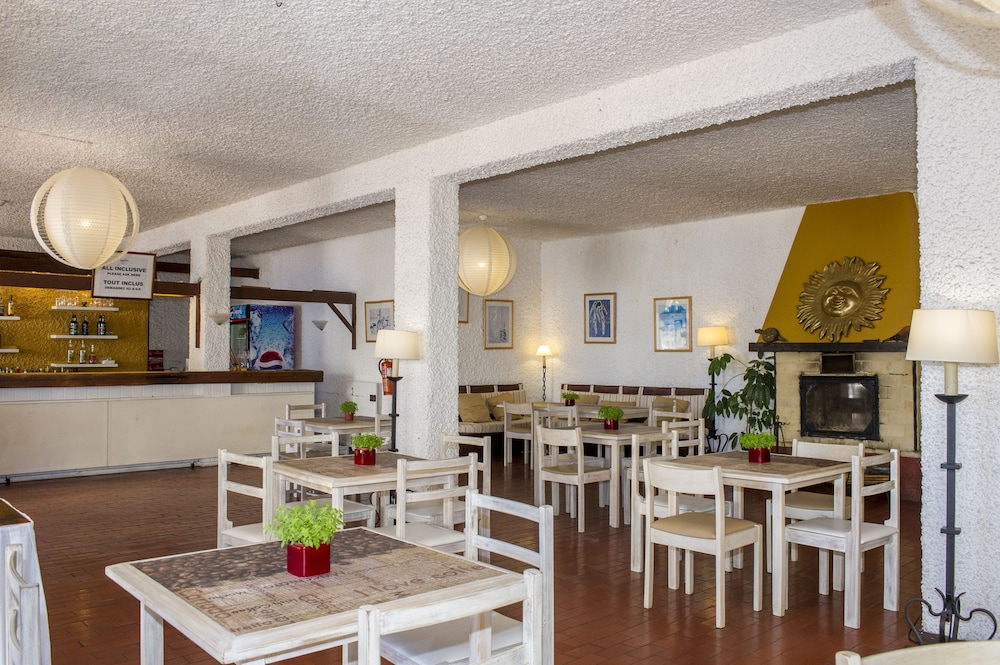 Mimosa Studio Hotel 61/73
