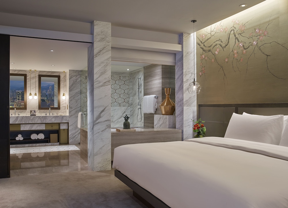 GRAND HYATT HONG KONG 11/69