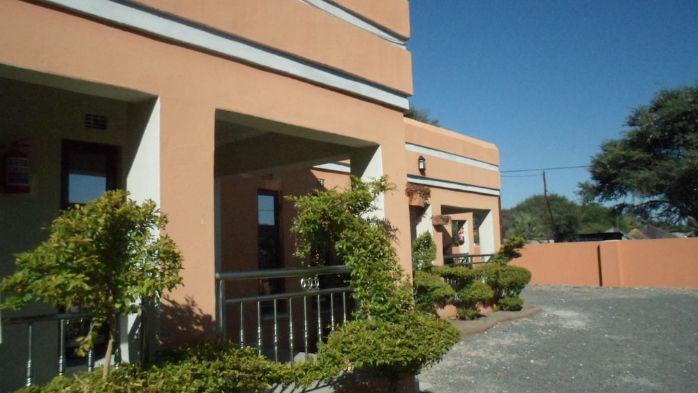 Gumare Executive Lodge 5/47