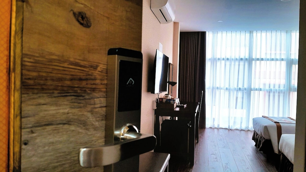 The Rice Hotel & Tour - 40 Bui Vien No 9 25/50