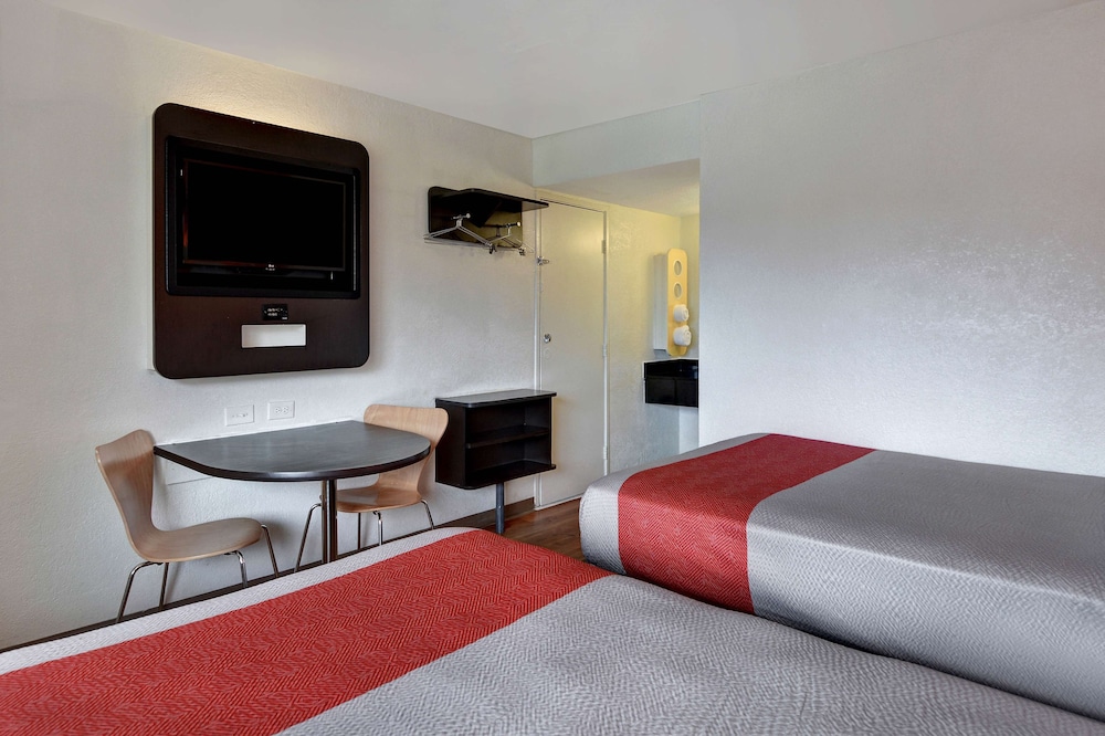 Motel6 Dania Beach, FL 36/59