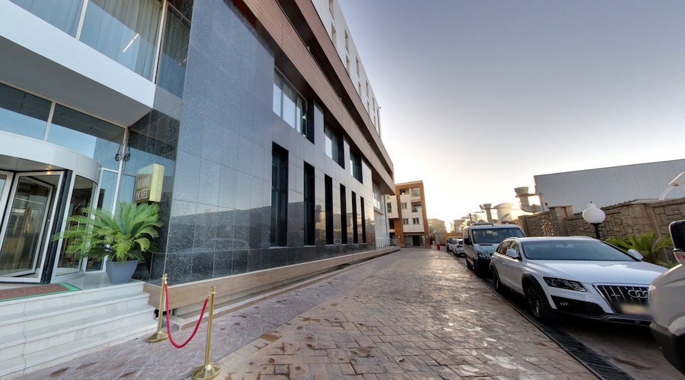 HANI HOTEL 33/37