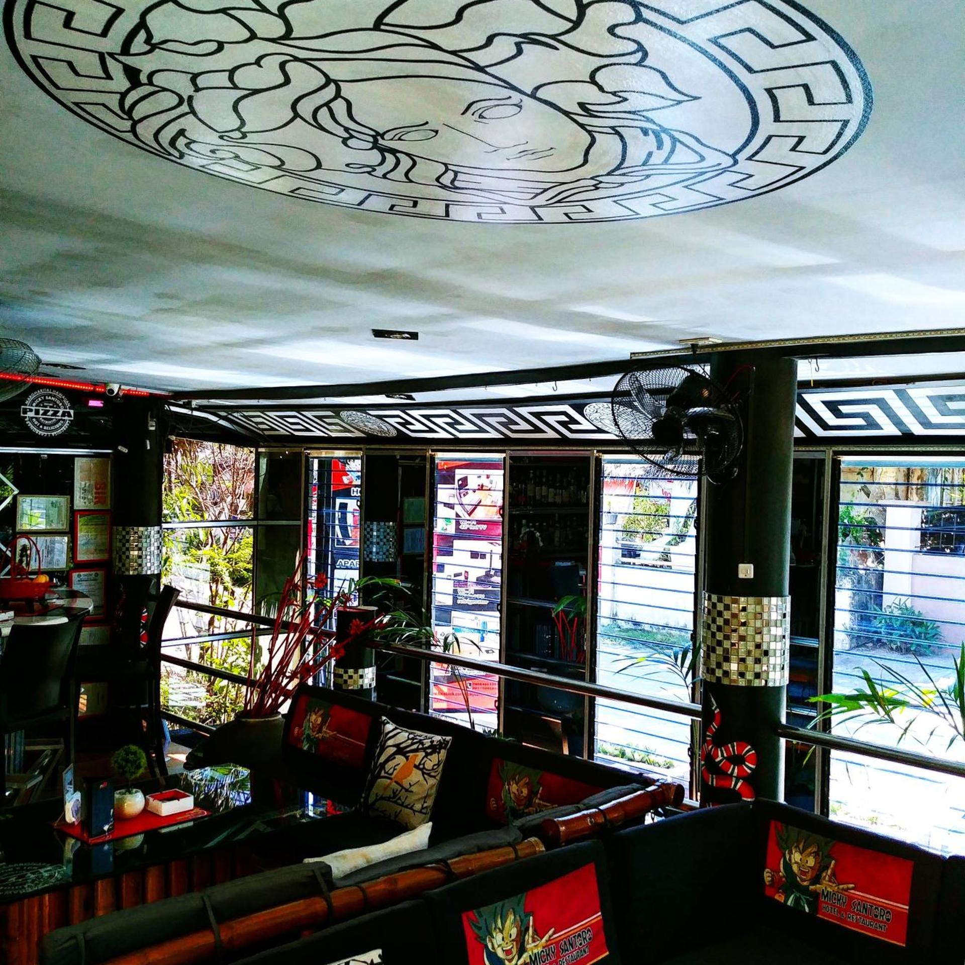 Micky Santoro Hotel & Restaurant 39/50