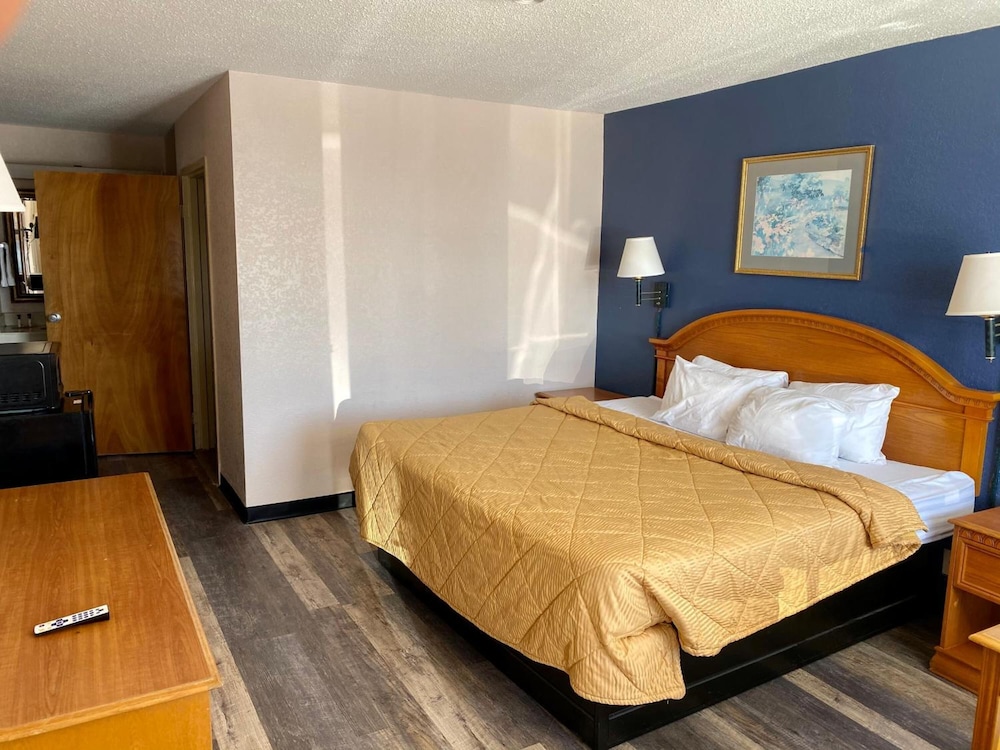 Motel6 Marianna, FL 24/60