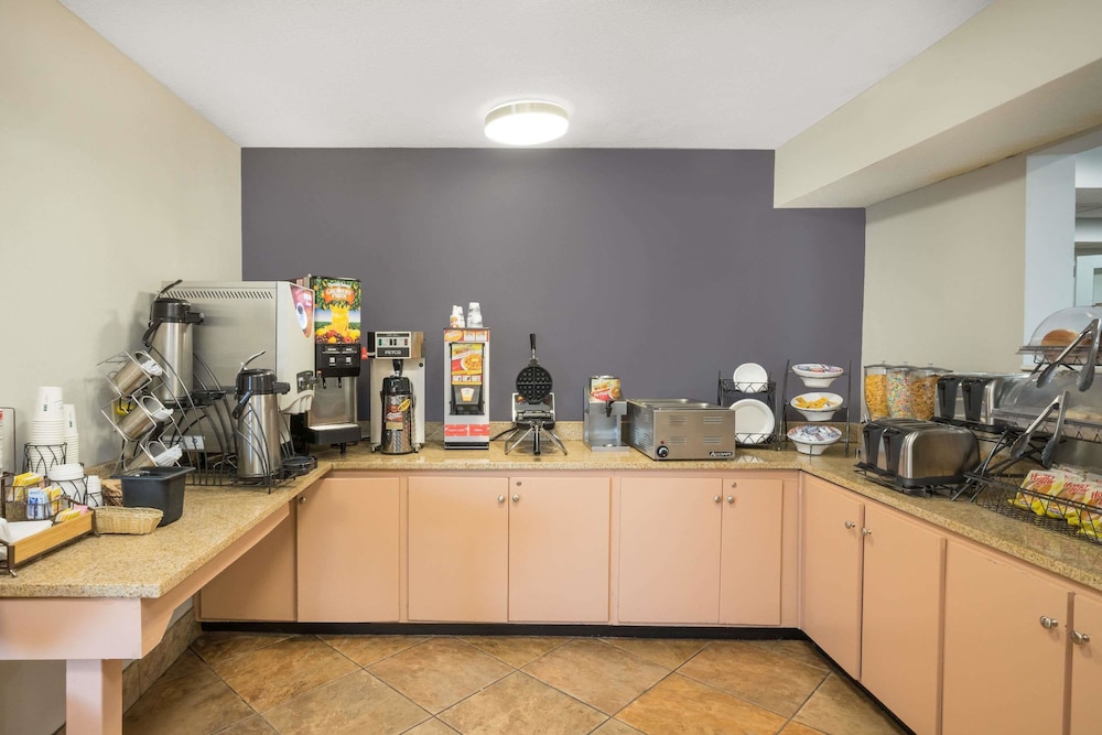 Microtel Inn & Suites by Wyndham Bowling Green 21/30