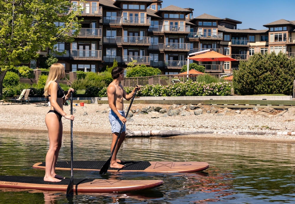 The Cove Lakeside Resort 36/68