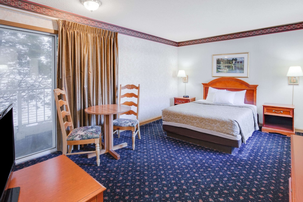 ROOM, QUEEN BED, COURTYARD VIEW, BALCONY, ACCESSIBLE