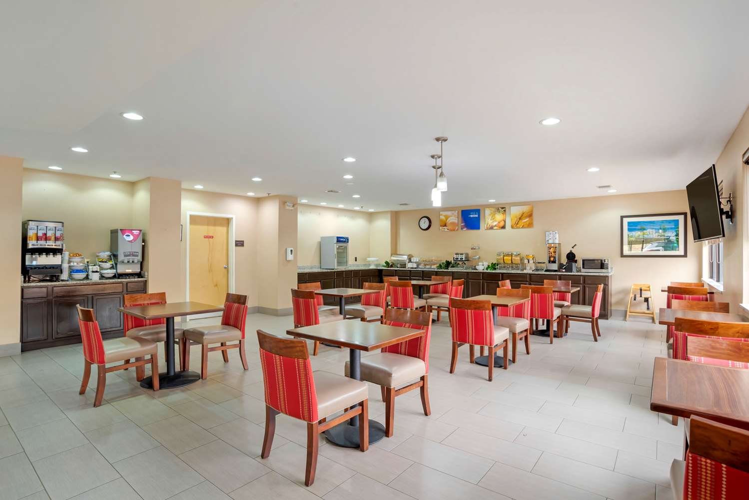 Comfort Suites Fultondale I-65 near I-22 24/35
