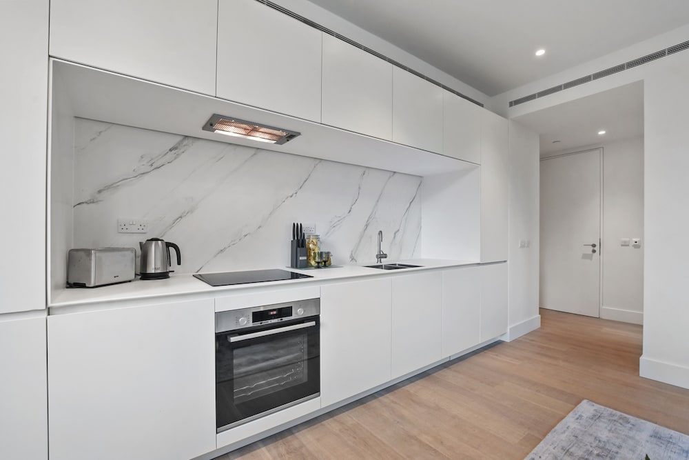 Lobby at Whitfield Street Residences by Aeria Apartments, LONDON