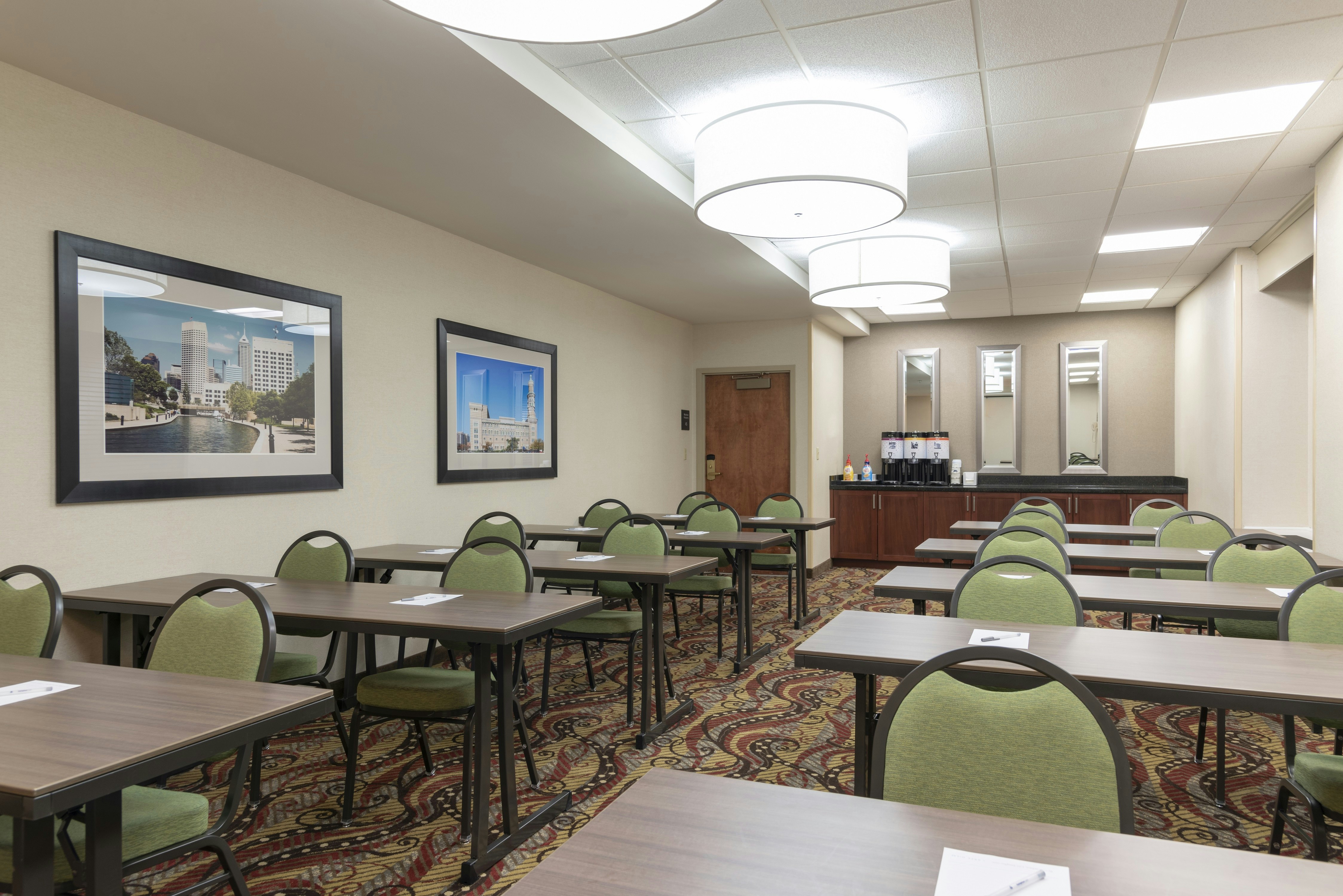 Hampton Inn Indianapolis Downtown Across From Circle Centre 55/75