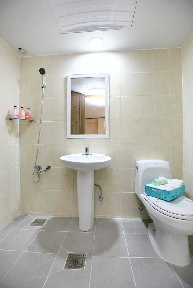 Traum Hotel &amp; Condo 23/55