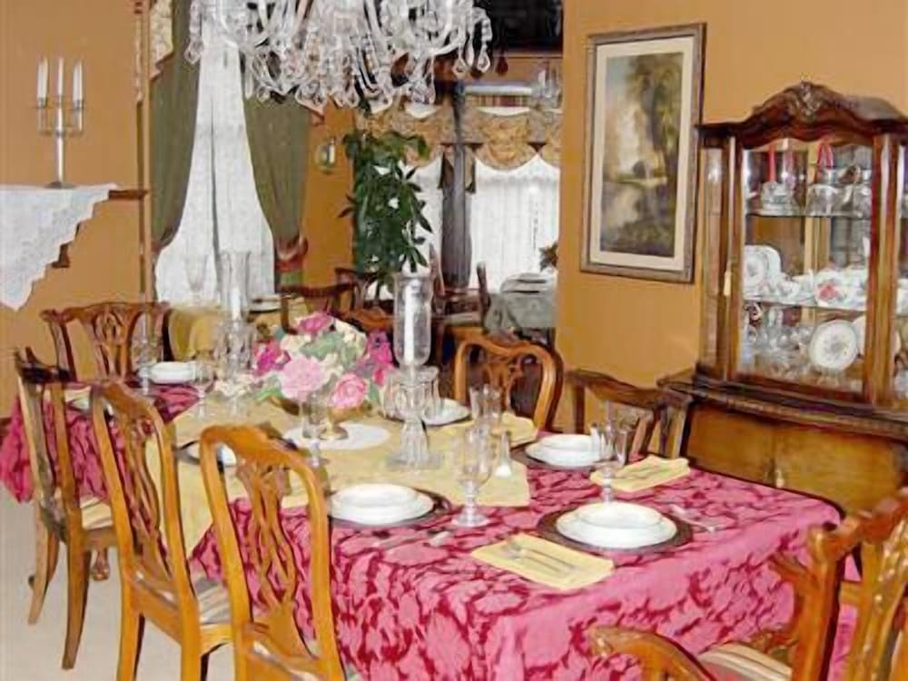 Schuster Mansion Bed & Breakfast 40/51