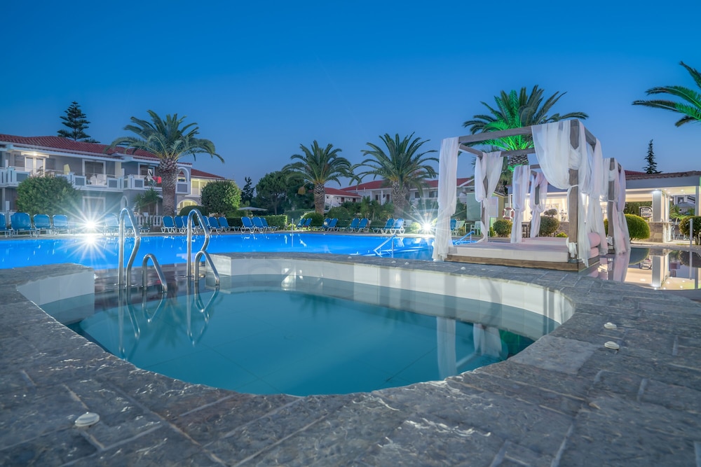 Golden Sun Hotel 27/28