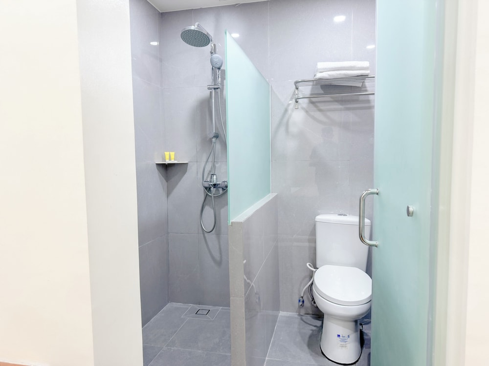 Kabayan Hotel Pasay 70/70