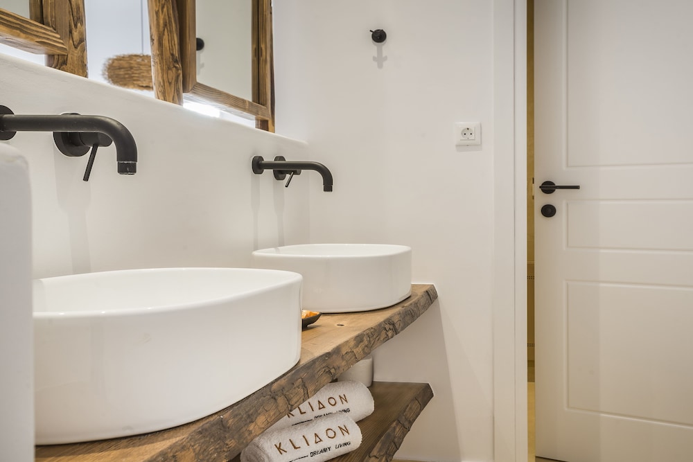 Klidon Dreamy Living Suites 37/43