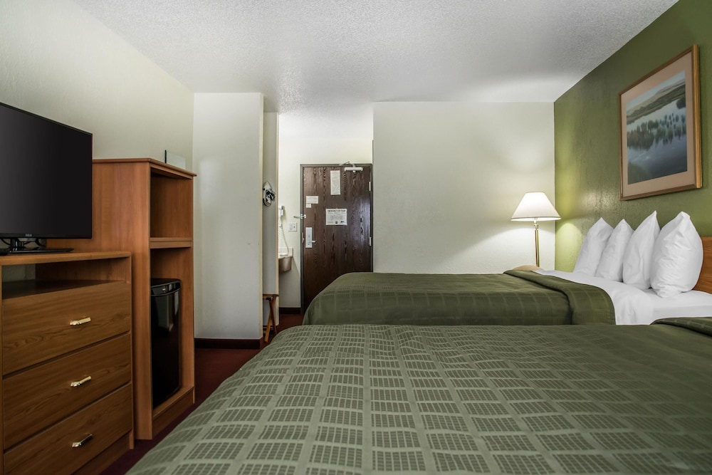 Hudson Inn & Suites (ex Quality Inn) 5/38