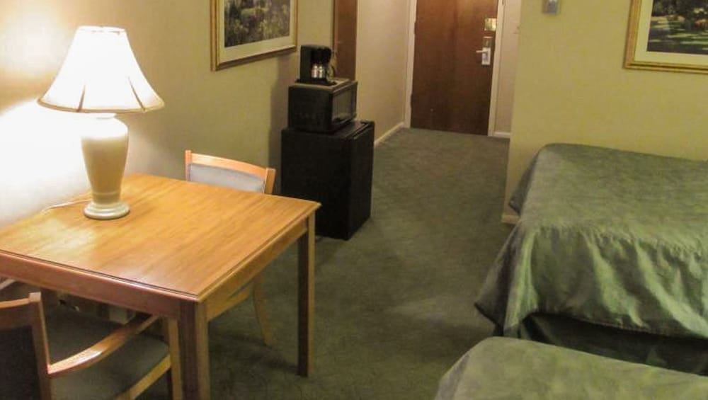 Magnuson Grand Pioneer Inn And Suites 33/48