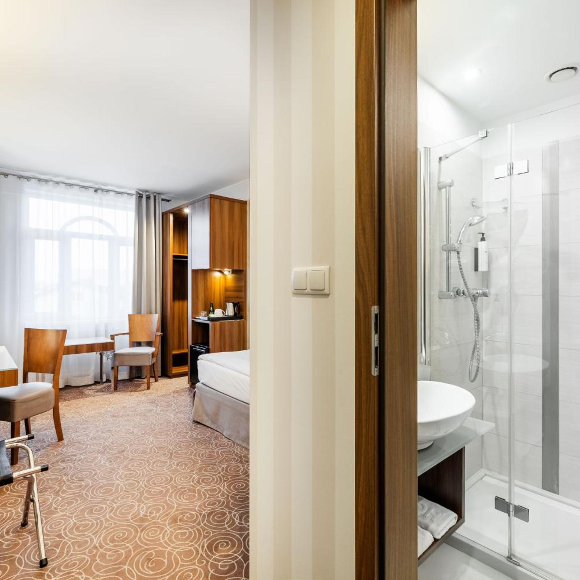 غرفة مفردة، Hotel Lord 6/8