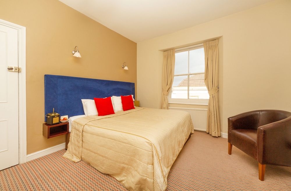 Clifton Hotel 13/53