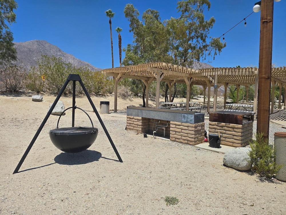 Palm Canyon Hotel and RV Resort 42/73