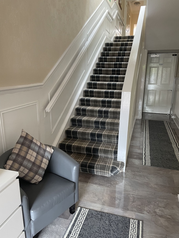 The Beechwood Guest House 50/50