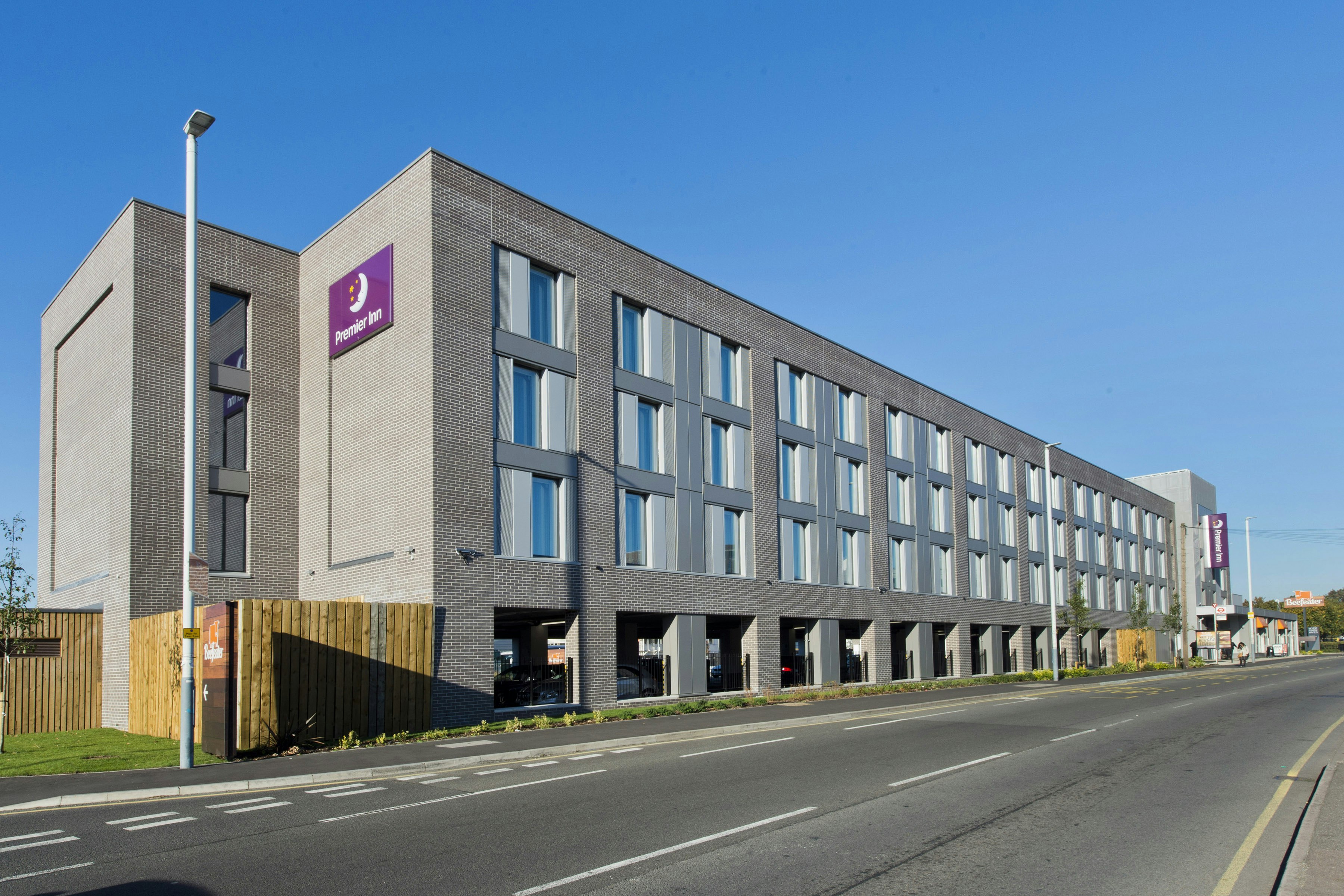 Premier Inn London Hayes, Heathrow (Hyde Park) 29/32