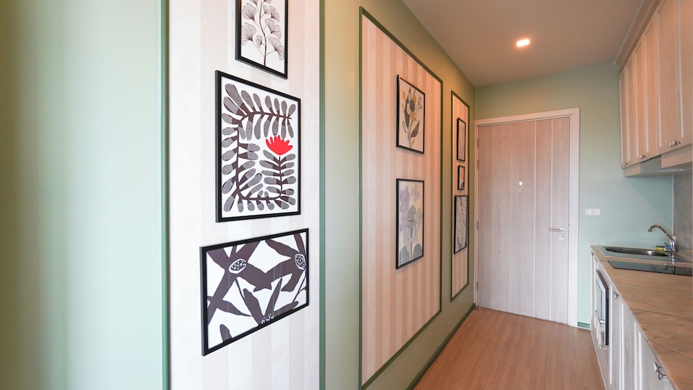 DLUX Condominium 19/44
