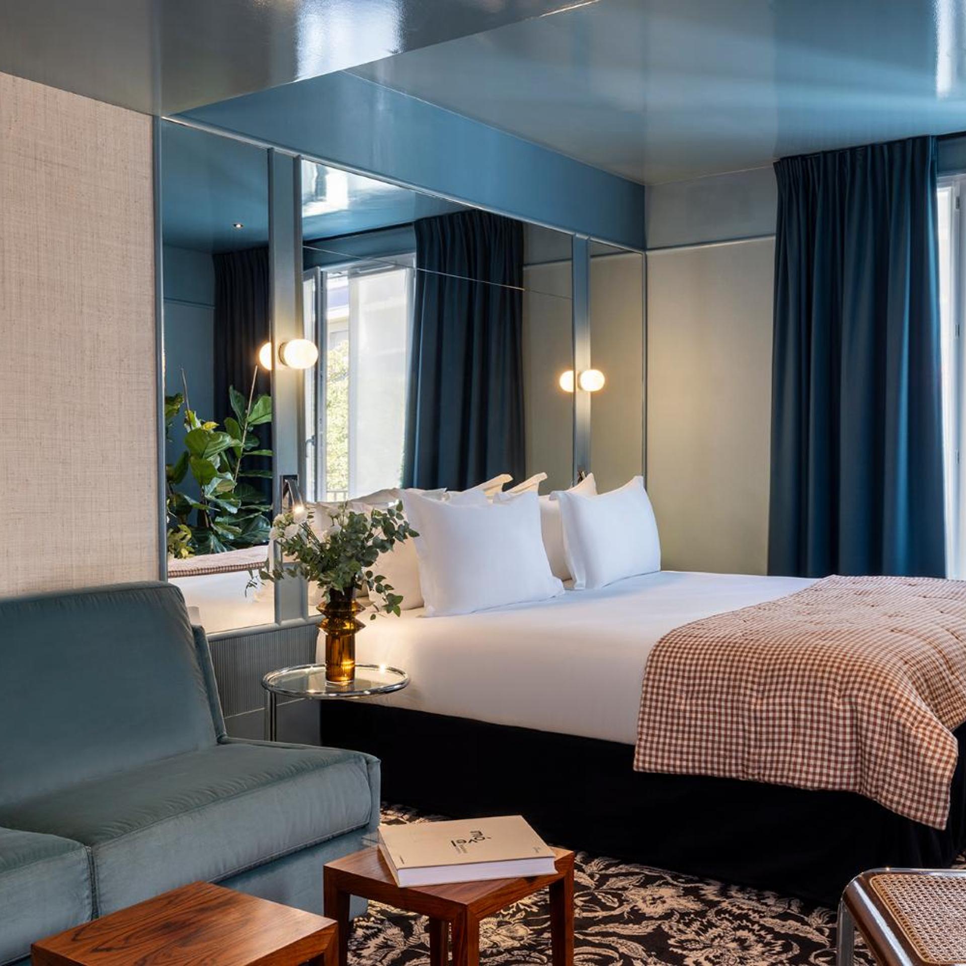 JUNIOR SUITE