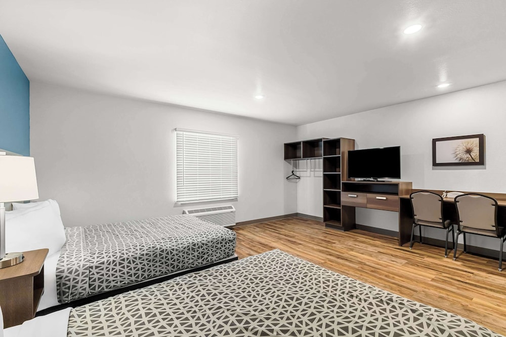 WoodSpring Suites Corona 11/23
