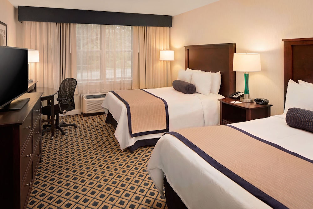 Westford Regency Inn And Conference Center 4/18