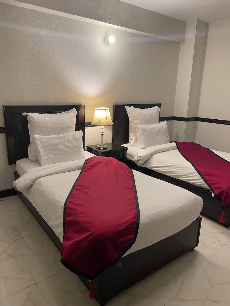 Shangrila Hotel & Resort Changla Gali 39/57