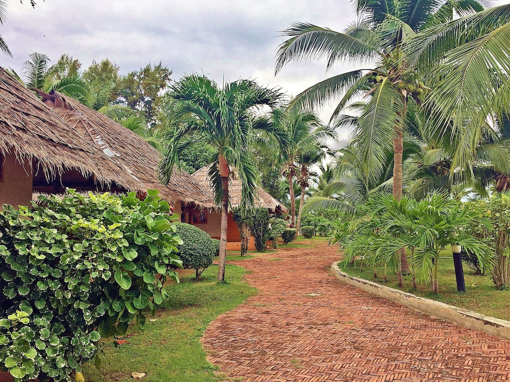 Lawana Escape Beach Resort 41/50