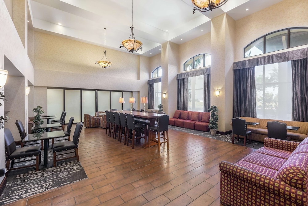 Hampton Inn Suites Lodi 42/65