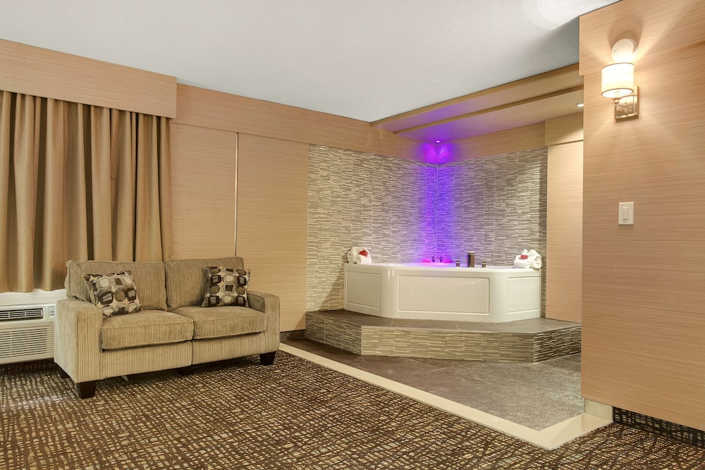 Ocean Beach Club Hotel 37/44