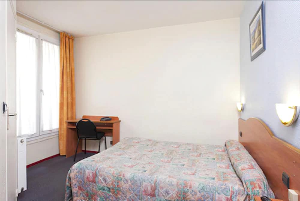 Hotel Ferney Republique 8/25