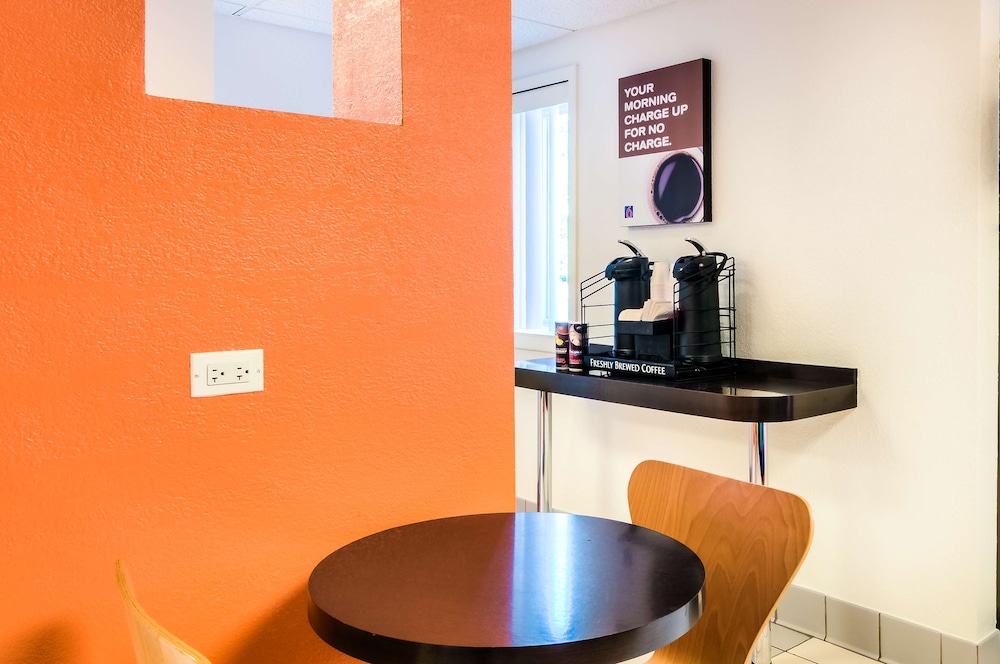 Motel6 Arlington Heights, IL - Chicago North Central 28/42