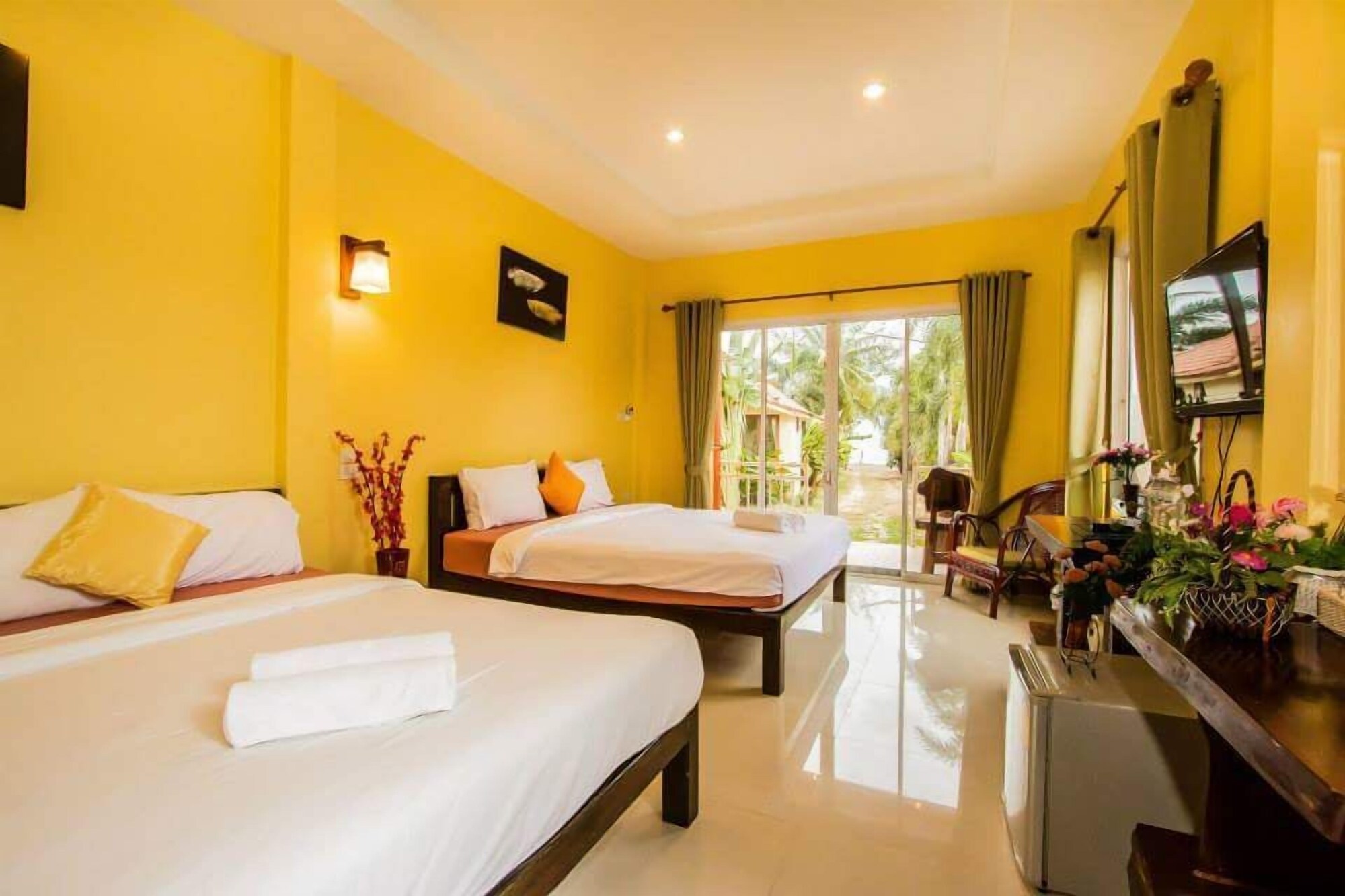 MIXED DORM, FAMILY SUITE