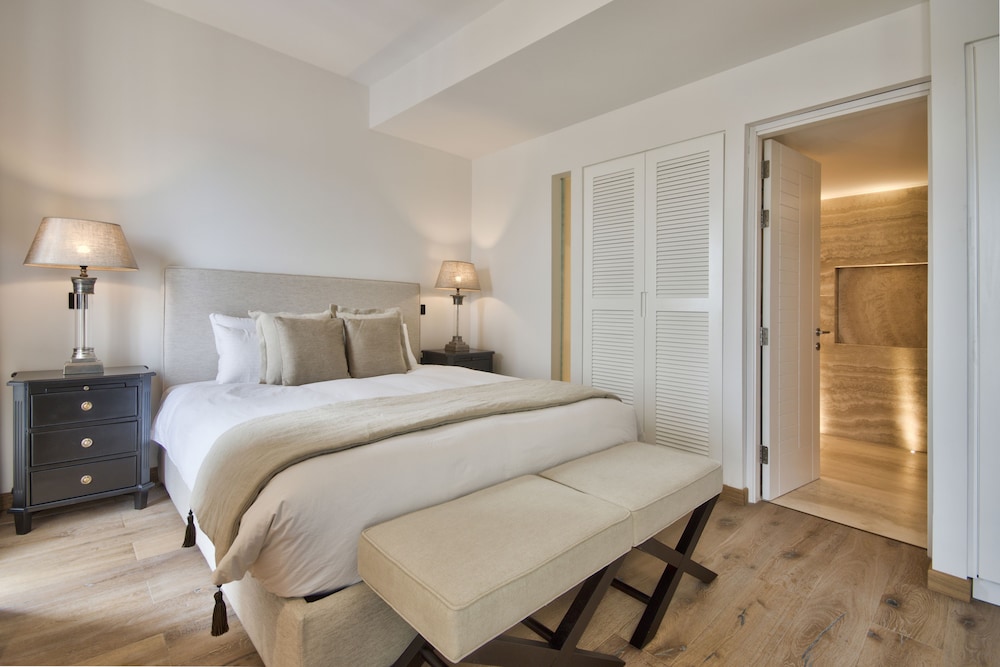 LUXURY, PENTHOUSE, KING BED, SEA VIEW, HARBOUR VIEW