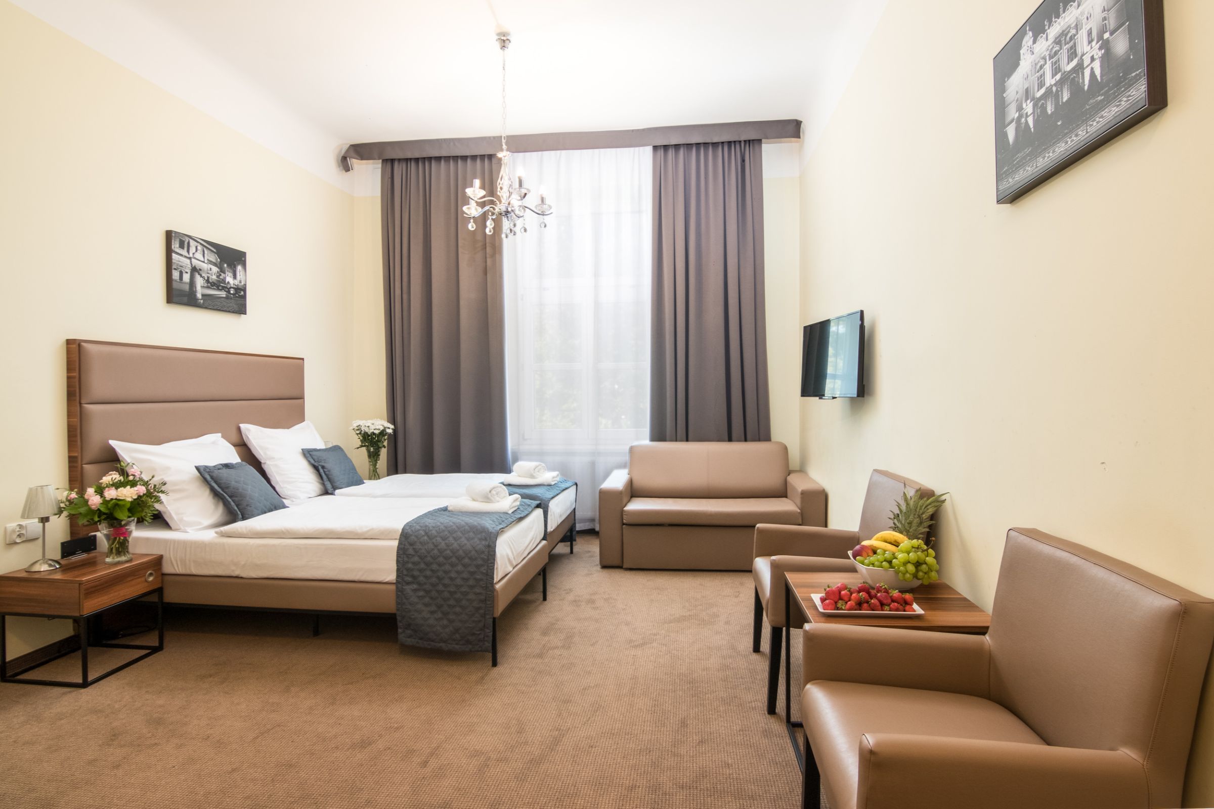 ROOM, TRIPLE