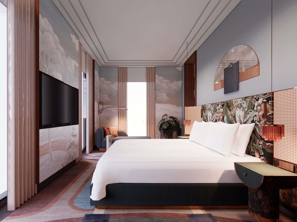 1 Bedroom, Fairmont Gold, Suite, King Bed, Lounge Access