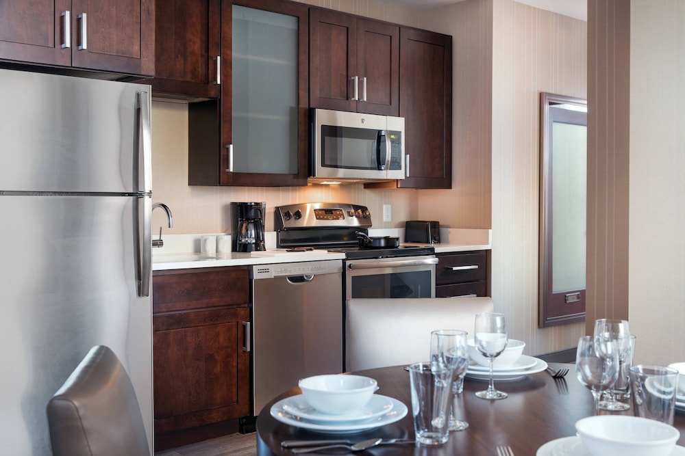 Residence Inn Chicago Downtown Loop 63/82