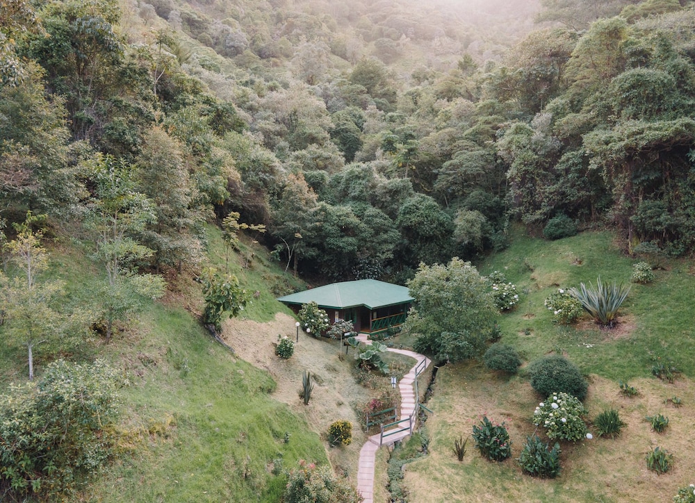 Trogon Lodge 41/46