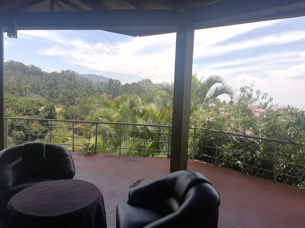 Tea Garden Holiday Inn 25/30