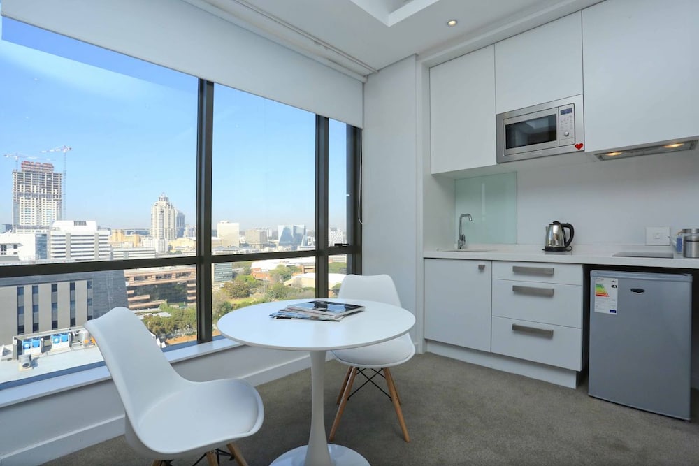 Sandton Skye Unit 702 44/50