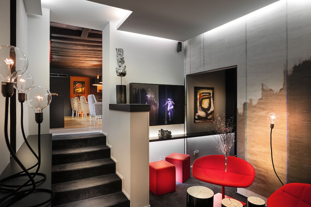 Charming House DD724 4/44