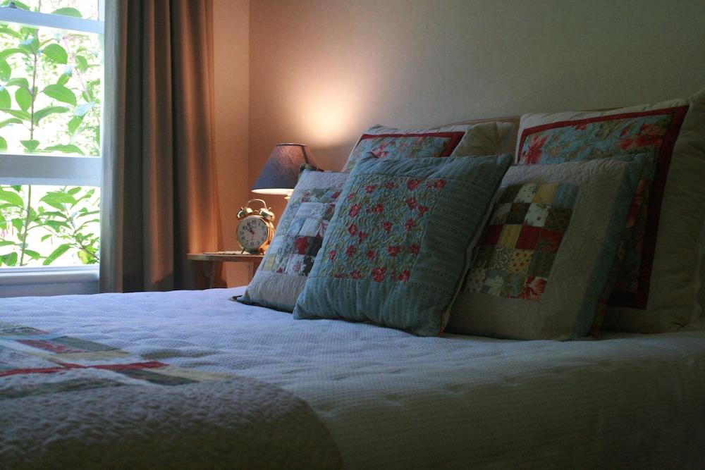 The Point Bed &amp; Breakfast 12/50