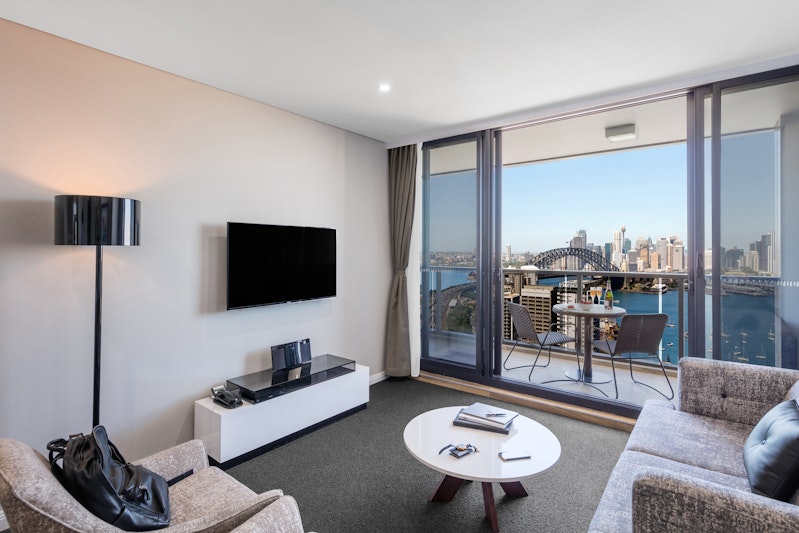 Meriton North Sydney 13/18